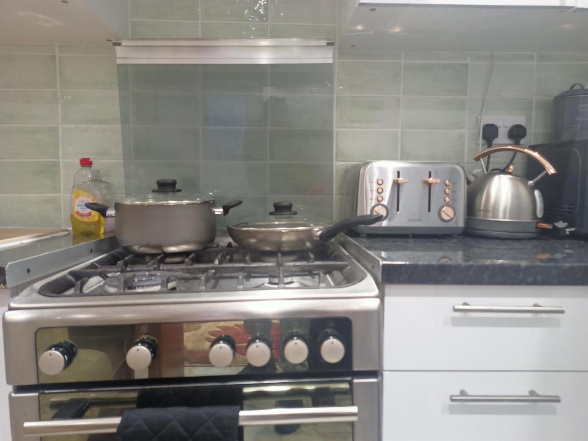 Homey Studio In Newport Perfect For Couples & Travelers 외부 사진