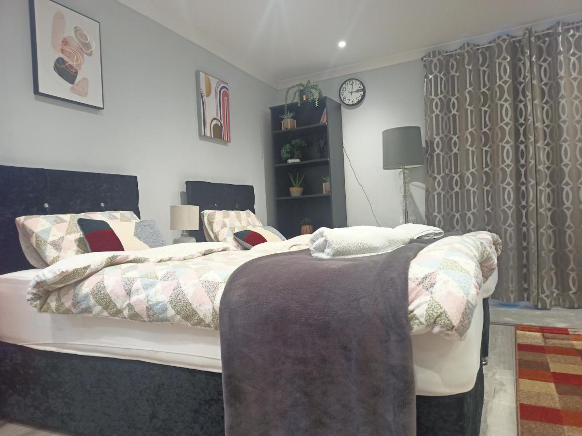 Homey Studio In Newport Perfect For Couples & Travelers 외부 사진