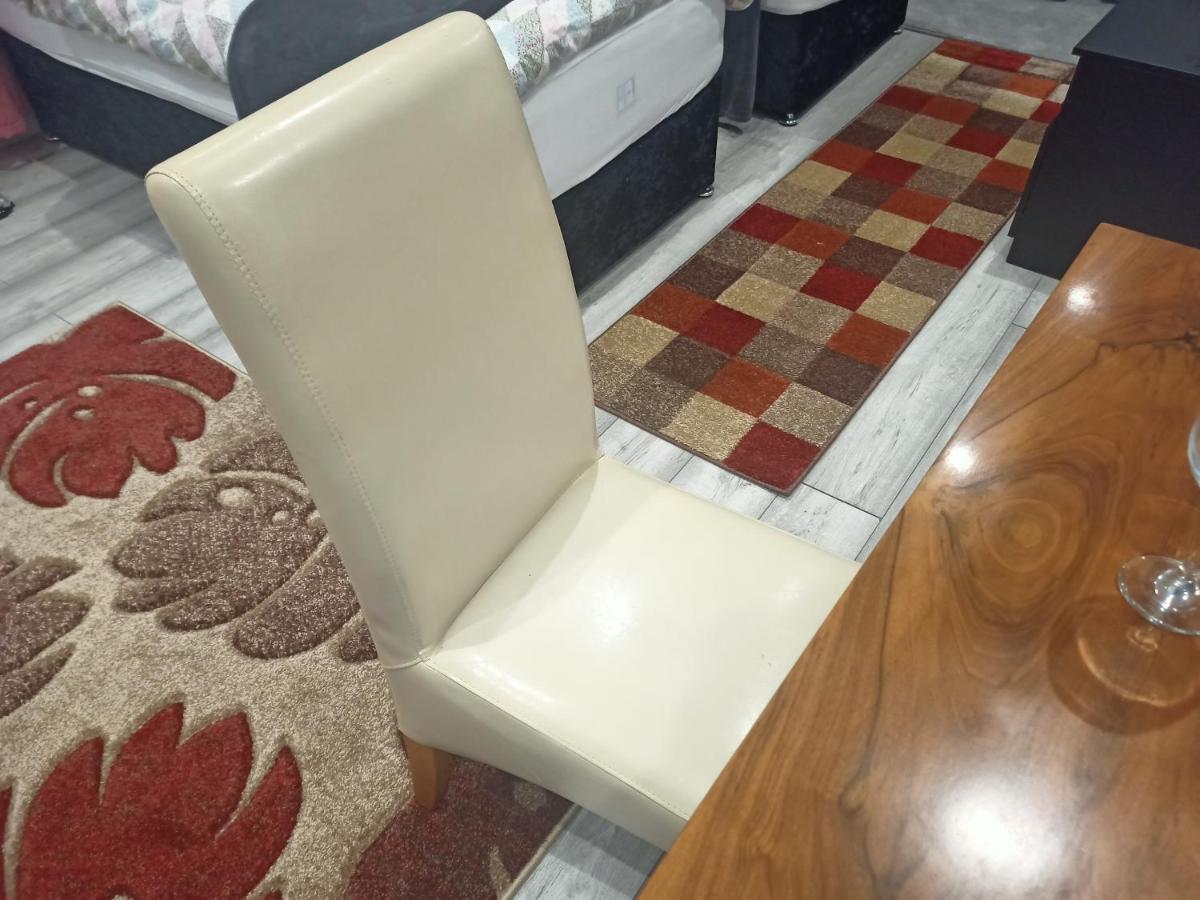 Homey Studio In Newport Perfect For Couples & Travelers 외부 사진