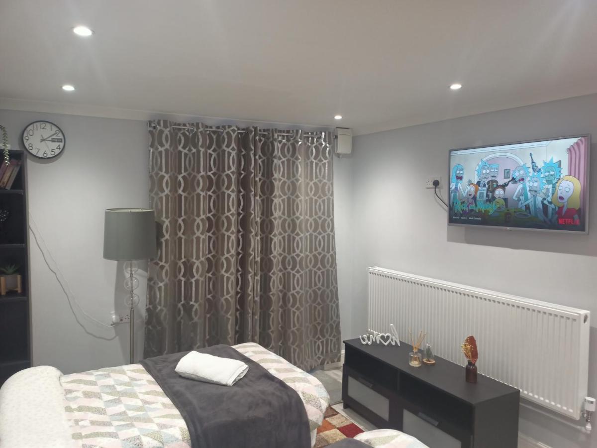 Homey Studio In Newport Perfect For Couples & Travelers 외부 사진