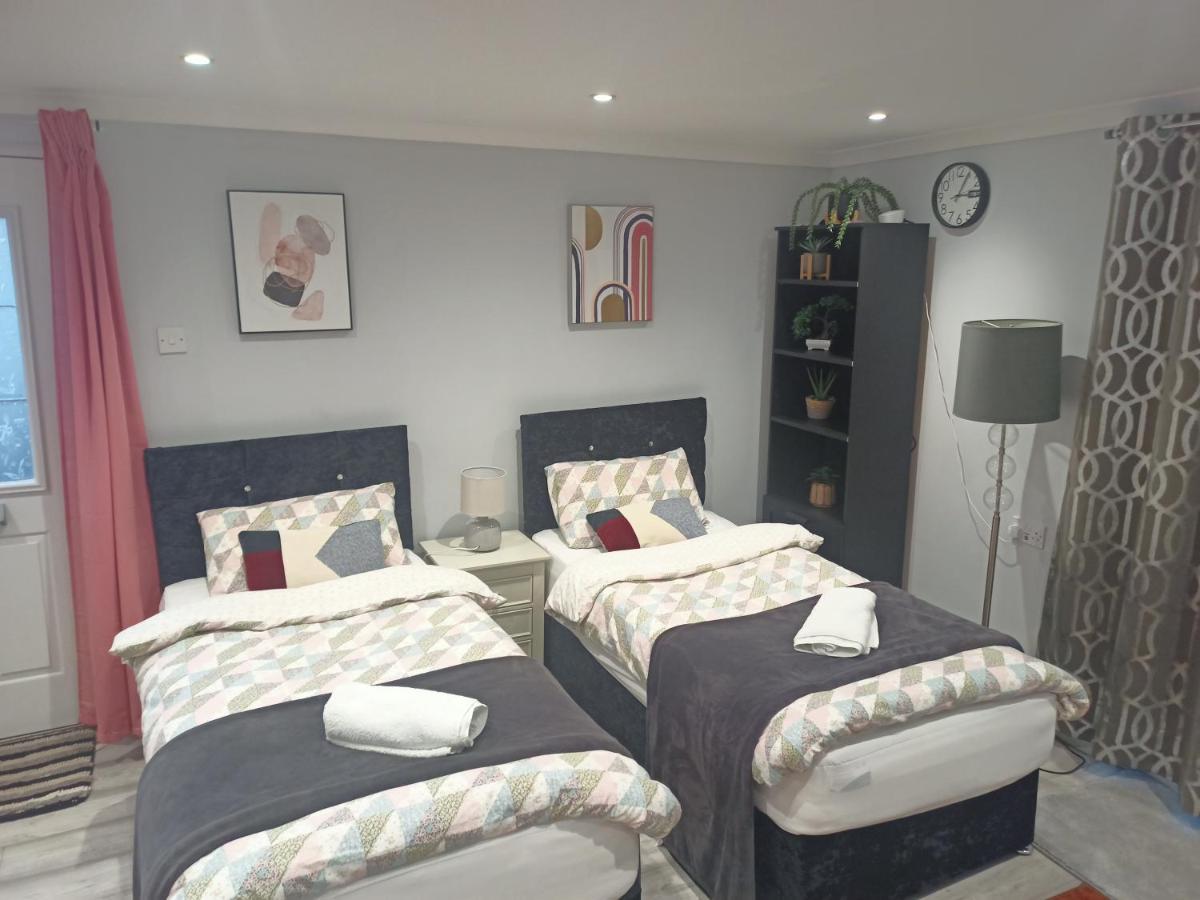 Homey Studio In Newport Perfect For Couples & Travelers 외부 사진